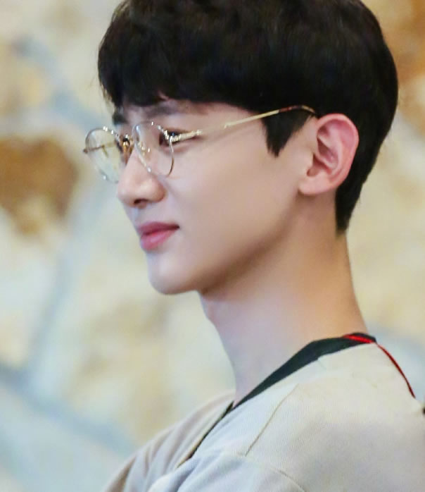 白敬亭哪一年,白敬亭何泓姗 白敬亭哪一年,白敬亭何泓姗