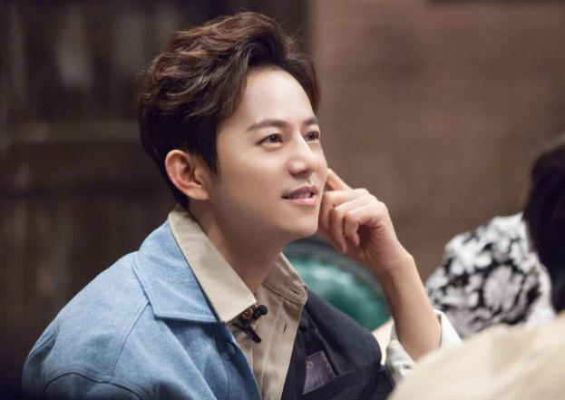 何炅真实身高体重(何炅和王嘉尔的综艺节目) 何炅真实身高体重(何炅和王嘉尔的综艺节目)